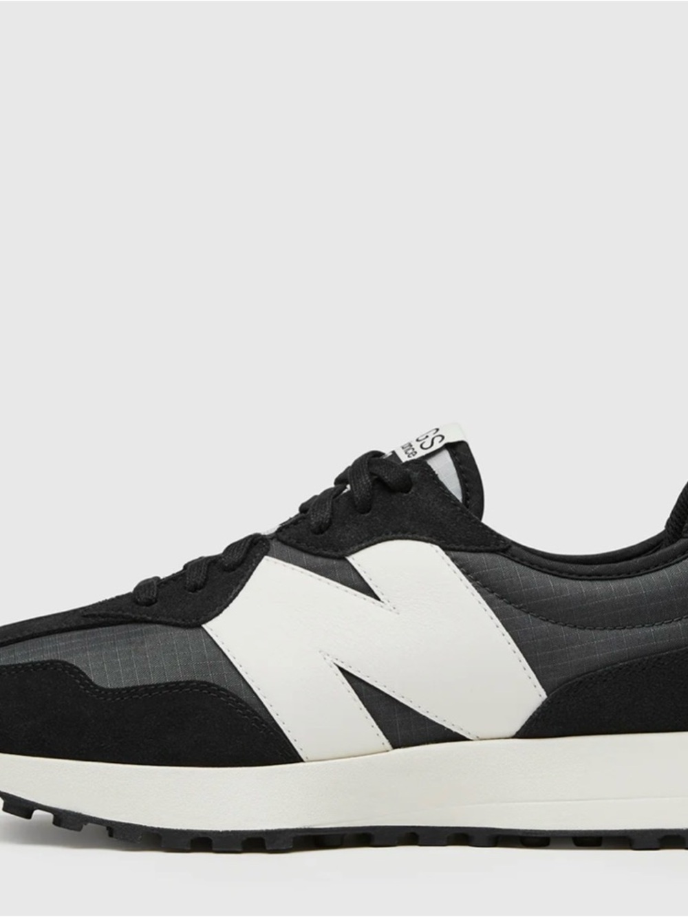 Figs New Balance 327-Black /White -8.5 Worn a few times -like new. No box. - Picture 3 of 16